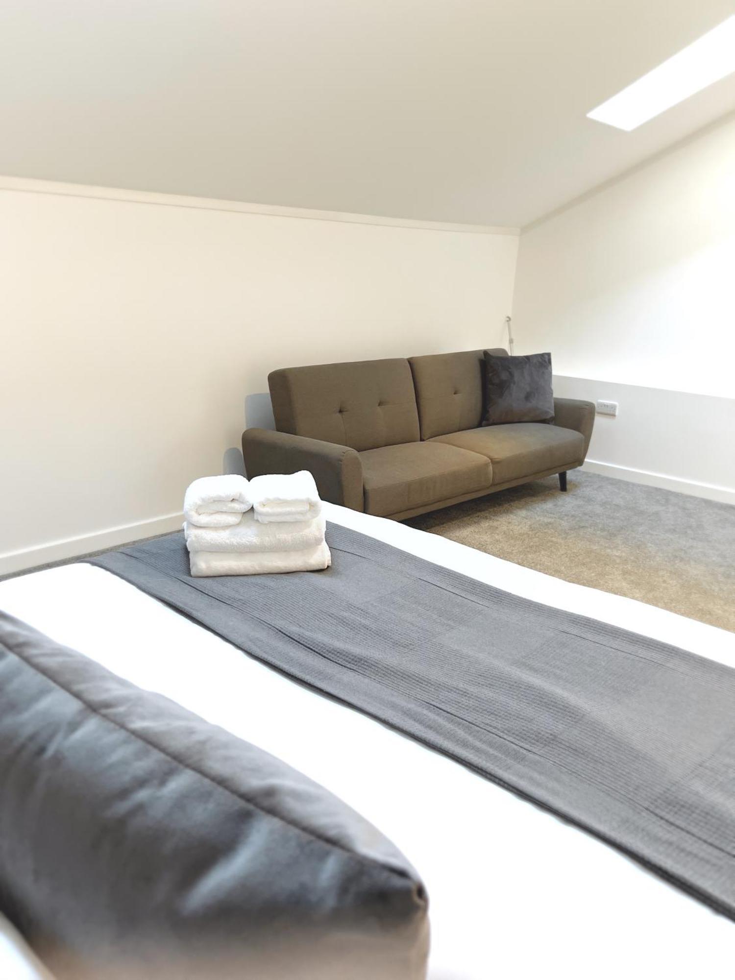 Ascot House Apartments Peterborough Extérieur photo